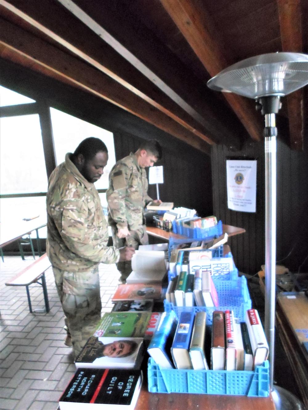 Büchertisch für US-Sldaten