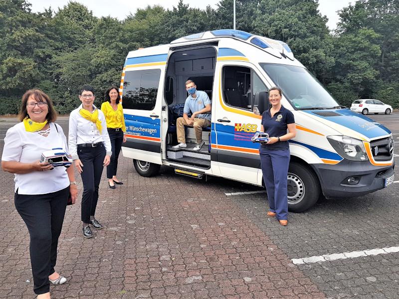 Lady Lions Langenfeld Spendenaktion mit ASB-Wünschewagen